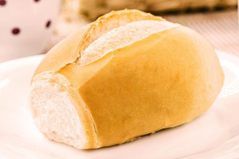 Calorias do pão francês: quantos tem e como calcular?